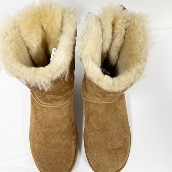 UGG Bailey Bow II Chestnut 6 Suede - Picture 5 of 8